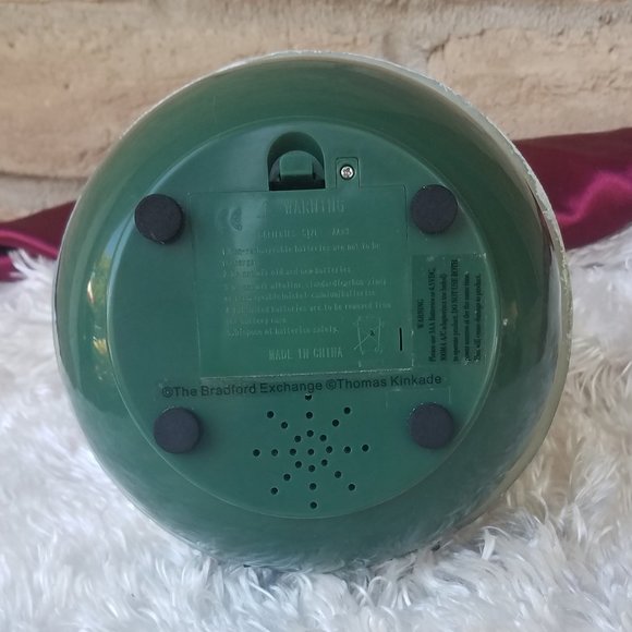 Thomas Kinkade Home for the Holidays Table Centerpiece - Bradford Exchange - Picture 10 of 16